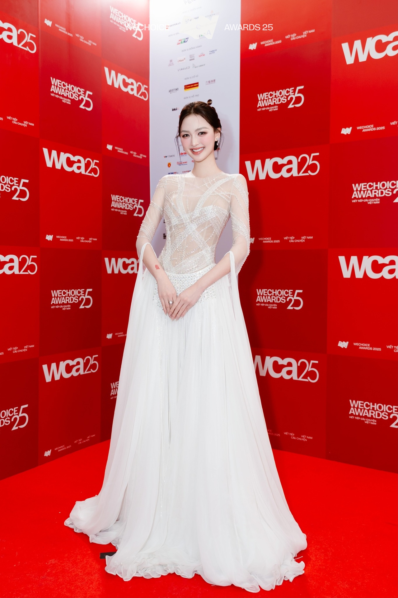 T&igrave;m ra chủ nh&acirc;n của outfit số 1 WeChoice 2025: D&agrave;n sao nghĩ g&igrave; về đề b&agrave;i mở, dresscode kh&ocirc;ng m&agrave;u sắc đầy 