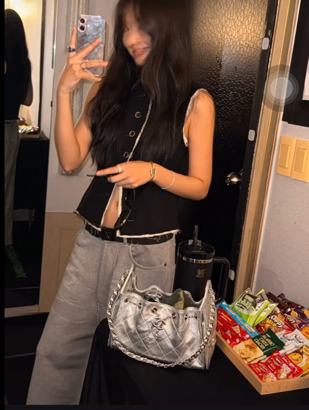 Xuất hiện t&igrave;nh địch của Jennie (BLACKPINK)?- Ảnh 4.