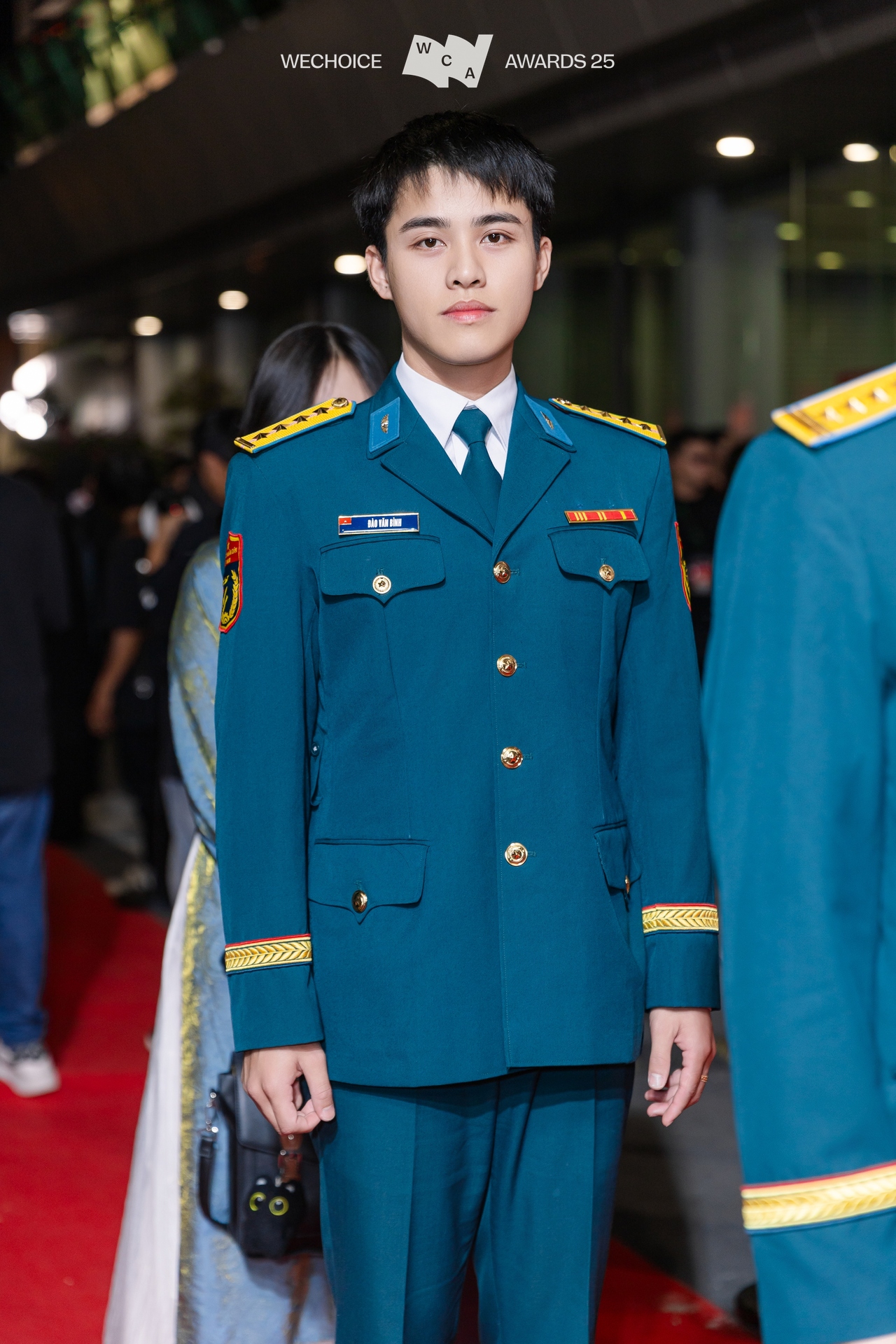 Đại t&aacute;, phi c&ocirc;ng cấp 1 Nguyễn Thế Dũng đứng cạnh Đại u&yacute; Đ&agrave;o Văn B&igrave;nh: Ph&iacute;a sau bức ảnh g&acirc;y b&atilde;o mạng- Ảnh 7.