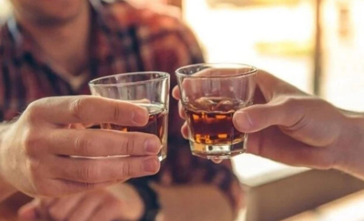 Uống 1-2 ch&eacute;n rượu, sau bao l&acirc;u th&igrave; hết nồng độ cồn trong hơi thở?- Ảnh 1.