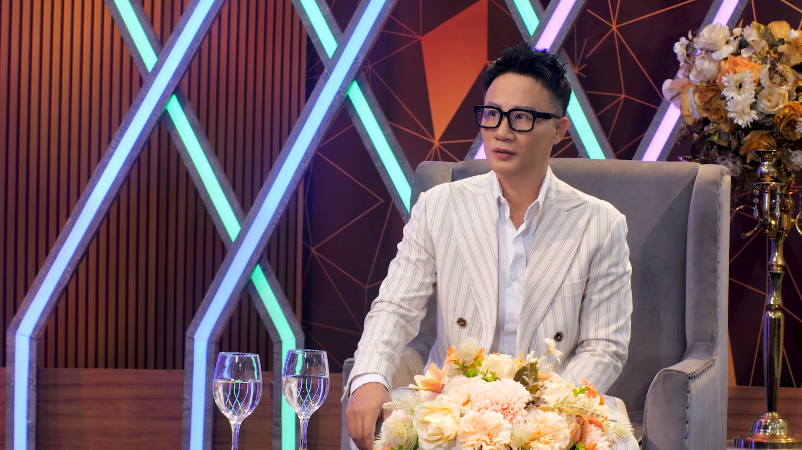 Nam ca sĩ ở biệt thự 300 m2 tại TPHCM n&oacute;i thẳng l&yacute; do kh&ocirc;ng trực tiếp dạy con nhiều- Ảnh 3.