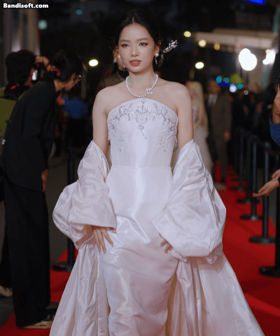 Mỹ nh&acirc;n duy nhất xứng đ&aacute;ng l&agrave; 