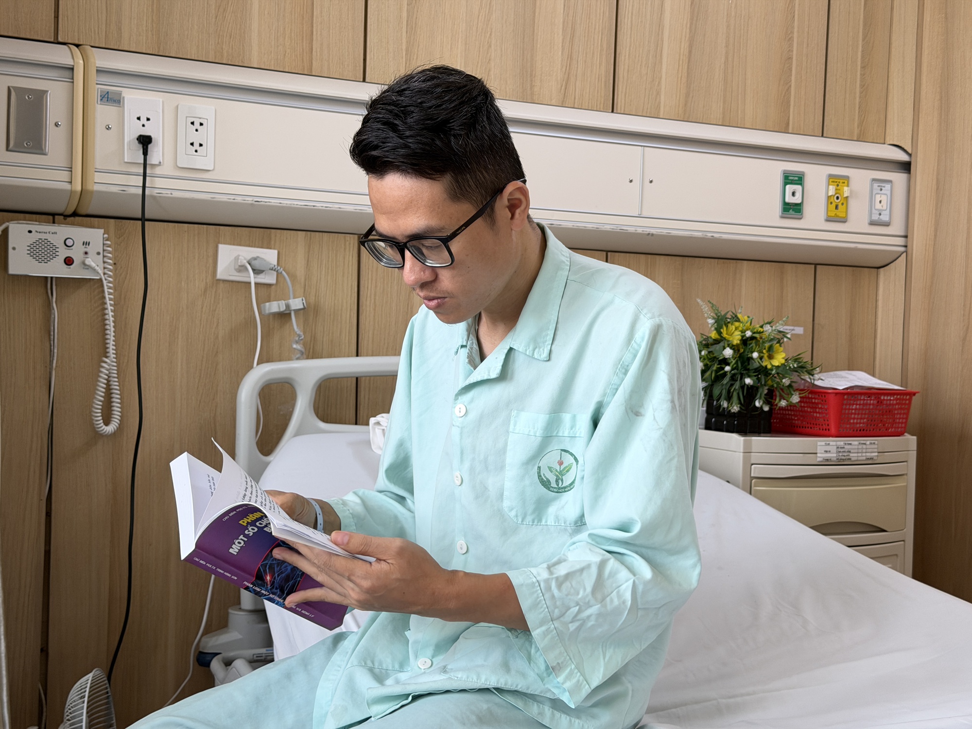 B&aacute;c sĩ trẻ suy thận giai đoạn cuối: Điều kỳ diệu đ&atilde; xuất hiện- Ảnh 2.