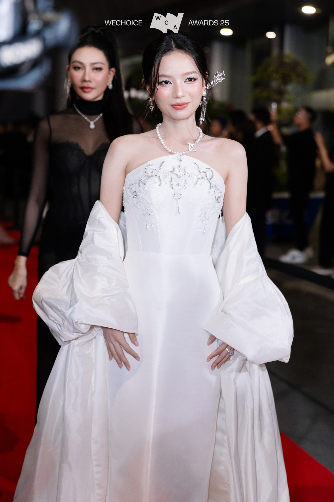 Thần ti&ecirc;n tỷ tỷ đẹp đi&ecirc;n đảo của WeChoice 2025 khiến netizen li&ecirc;n tưởng tới tiểu c&ocirc;ng ch&uacute;a thế hệ mới của Cbiz- Ảnh 2.