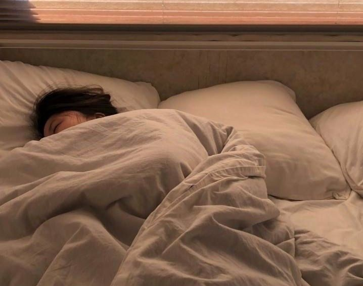 Người đ&agrave;n &ocirc;ng mắc ung thư phổi giai đoạn cuối d&ugrave; kh&ocirc;ng h&uacute;t thuốc, uống rượu, thủ phạm đến từ 3 th&oacute;i quen nhiều người mắc trong ph&ograve;ng ngủ- Ảnh 3.