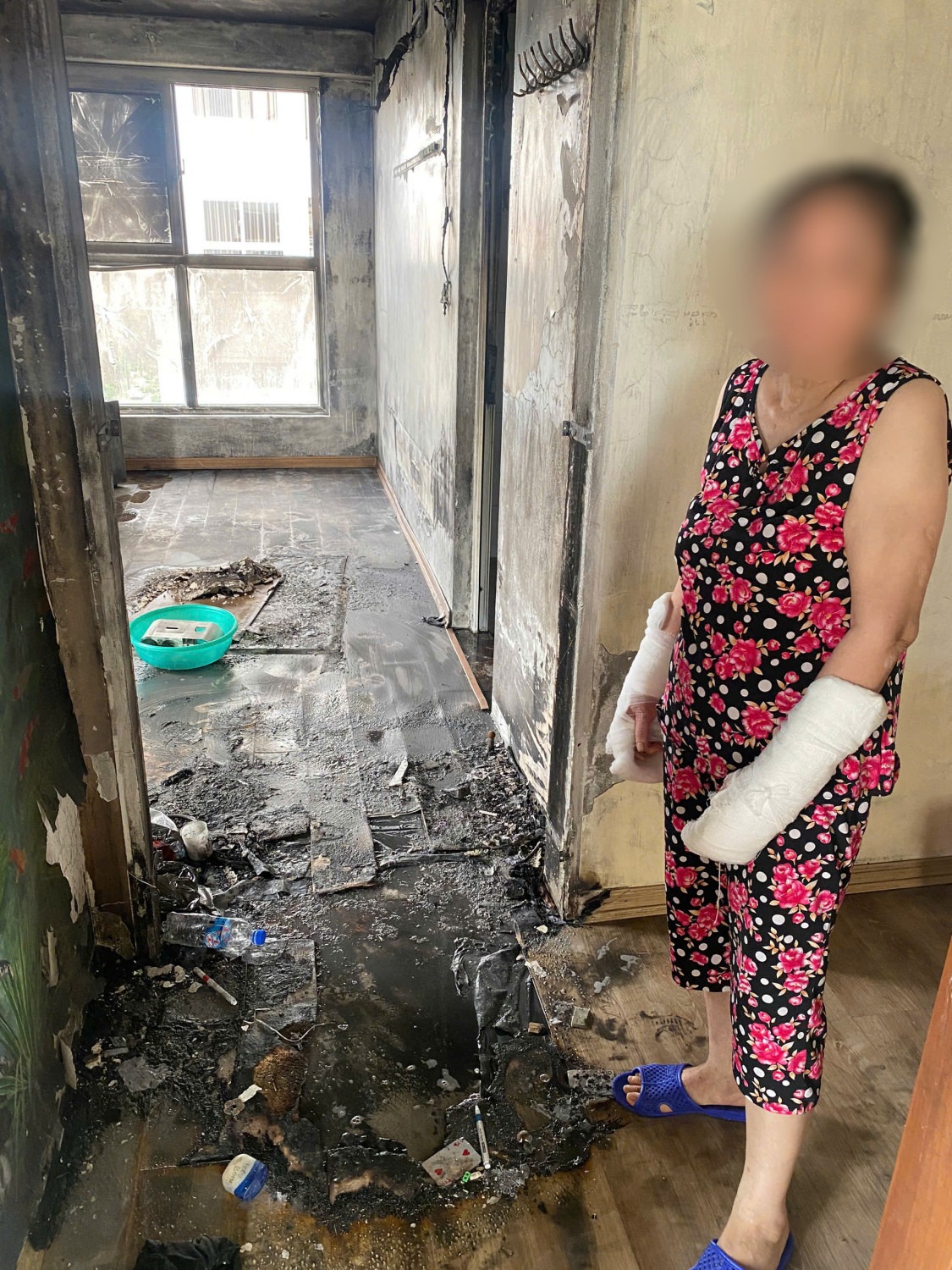 M&acirc;u thuẫn với con d&acirc;u, mẹ chồng ph&oacute;ng hỏa đốt căn hộ- Ảnh 1.