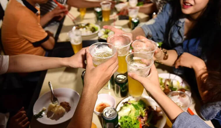 Tưởng mệt v&igrave; ăn Tết, người phụ nữ bị đột quỵ- Ảnh 1.