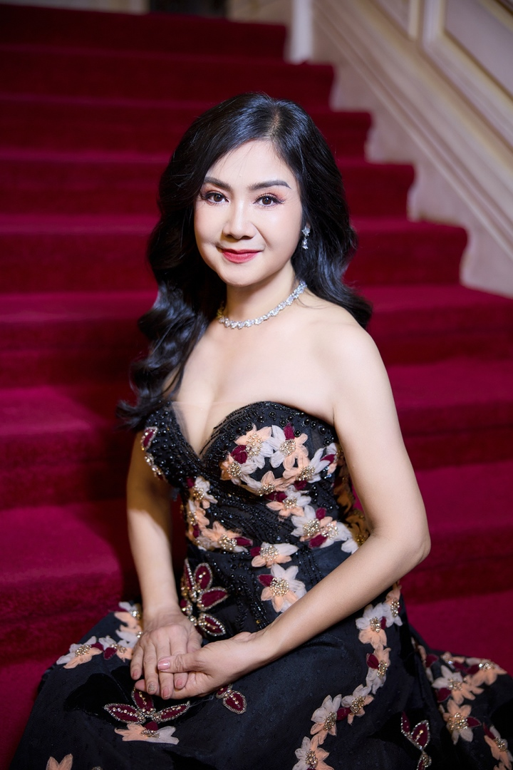 Việt Nam bao giờ mới c&oacute; th&ecirc;m tiểu thư khu&ecirc; c&aacute;c đẹp cỡ n&agrave;y, lục 1000 cuốn từ điển cũng kh&ocirc;ng đủ từ để khen- Ảnh 8.