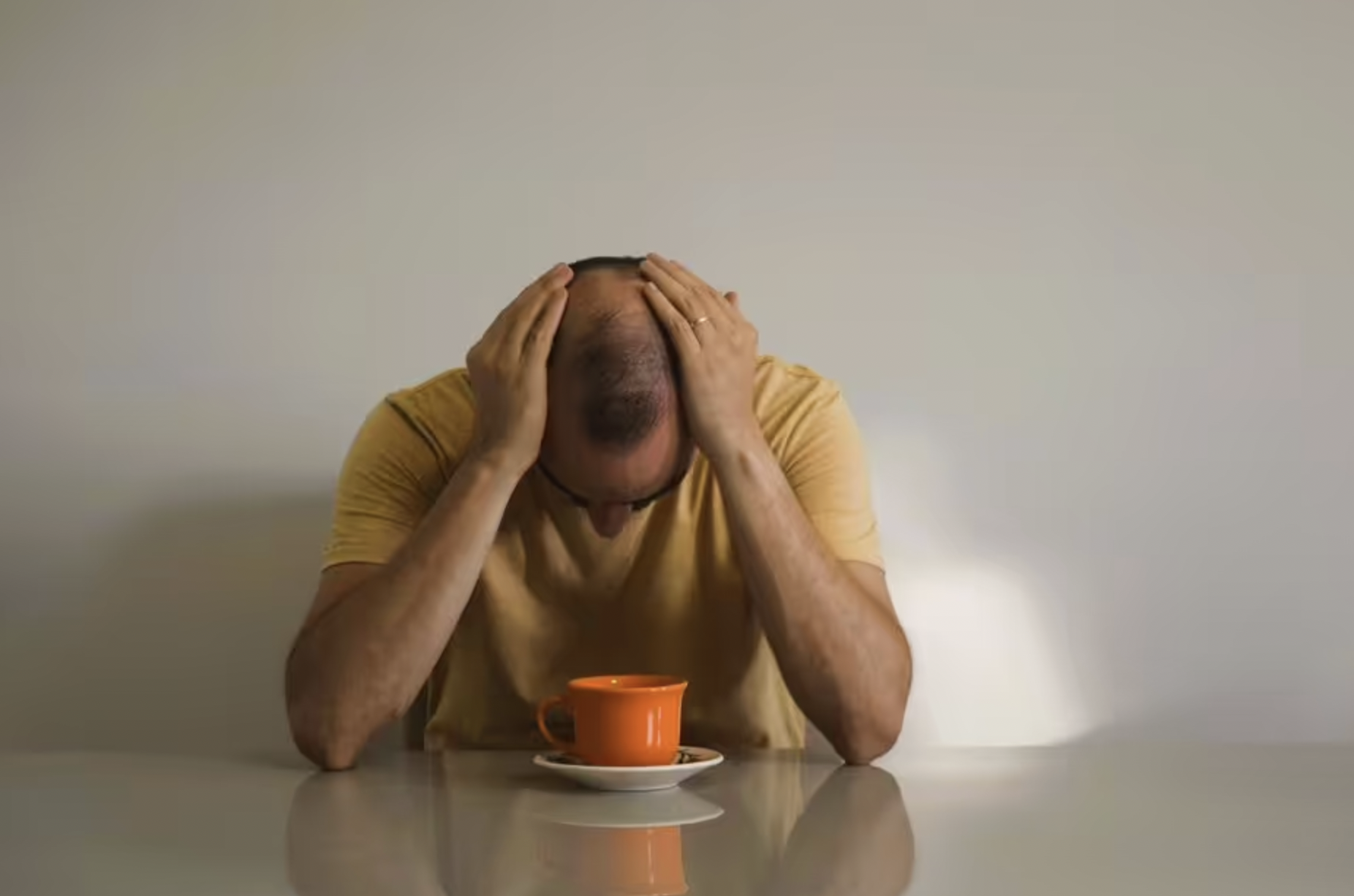 B&aacute;c sĩ tim mạch n&oacute;i thật: 5 th&oacute;i quen n&agrave;y khiến huyết &aacute;p tăng "phi m&atilde;", sức khỏe tr&aacute;i tim l&acirc;m nguy- Ảnh 2.