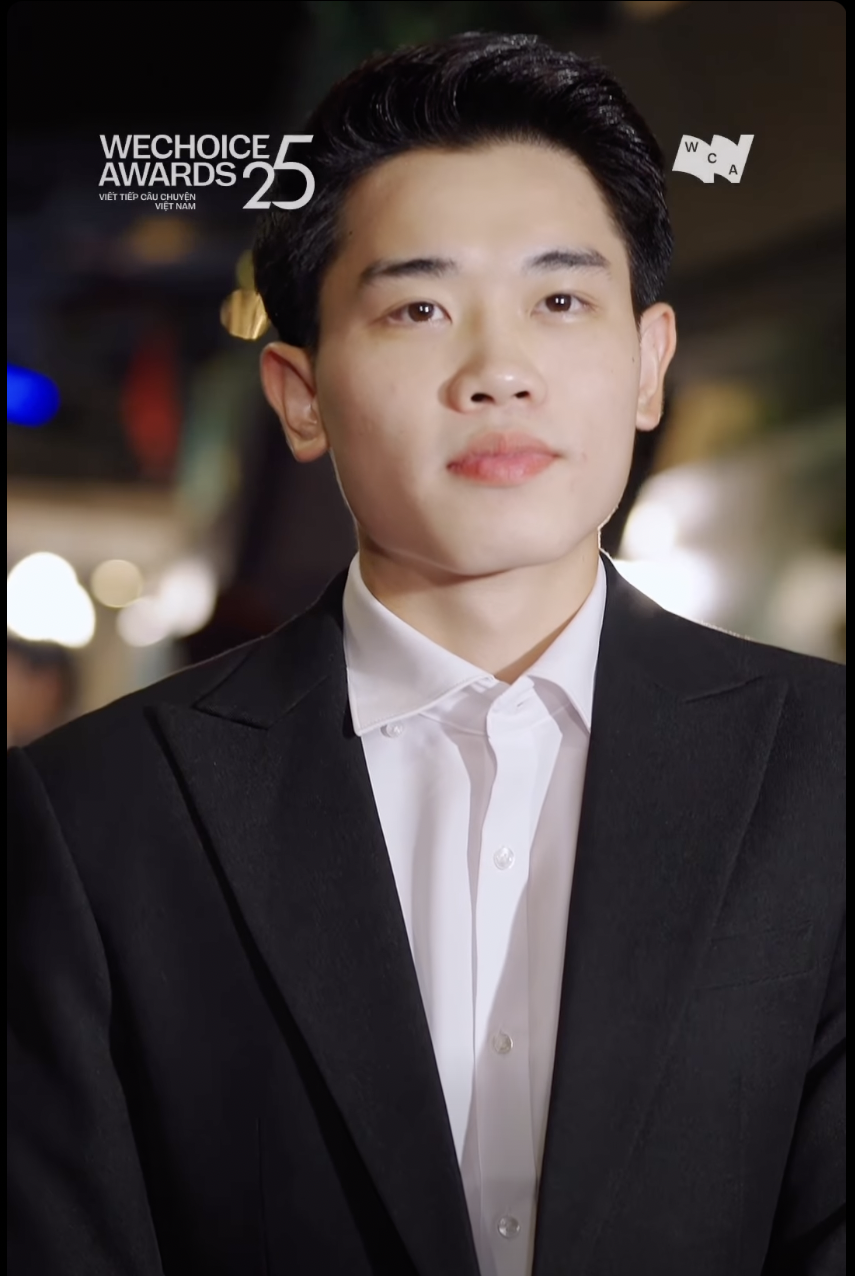 2,7 triệu lượt xem Đ&igrave;nh Bắc khoe visual ph&aacute;t s&aacute;ng tr&ecirc;n thảm đỏ WeChoice Awards: Xem cả chục lần vẫn chưa biết đẹp chỗ n&agrave;o- Ảnh 2.