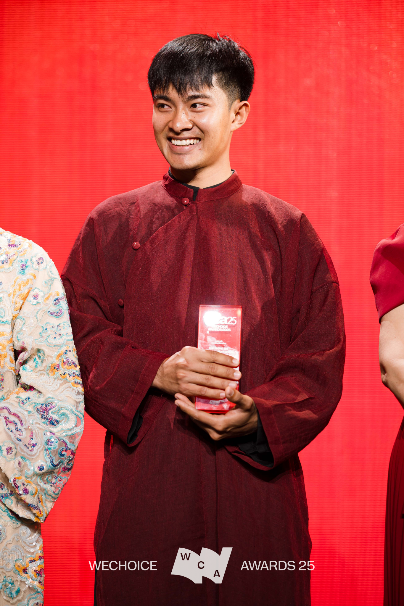 L&ecirc; Tuấn Khang tại WeChoice Awards 2025 đi đến đ&acirc;u ai cũng nhận ra, thật th&agrave; dễ thương như những clip triệu view- Ảnh 3.