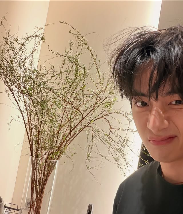 Kiếp nạn chơi Tết kh&ocirc;ng chừa một ai, nam ca sĩ hot c&oacute; cả triệu fan cũng kh&ocirc;ng tho&aacute;t!- Ảnh 1.