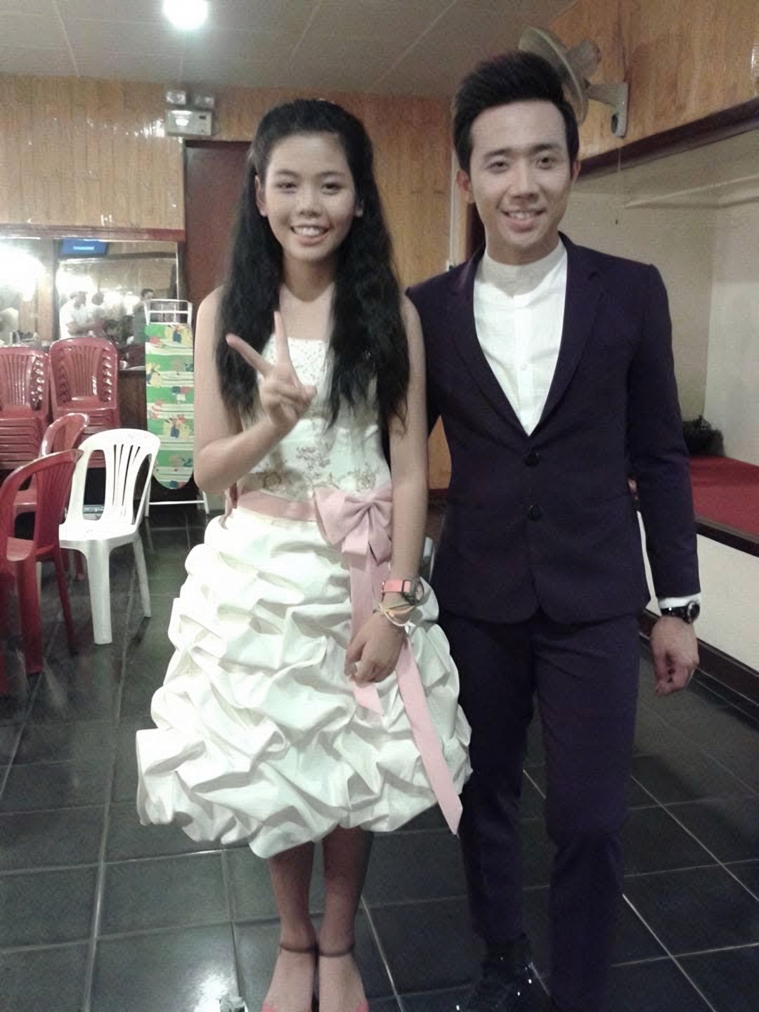 Qu&aacute; khứ của Trấn Th&agrave;nh v&agrave; c&ocirc; b&eacute; b&aacute;n cơm g&agrave;: 10 năm sau ai cũng nổi tiếng hơn- Ảnh 3.