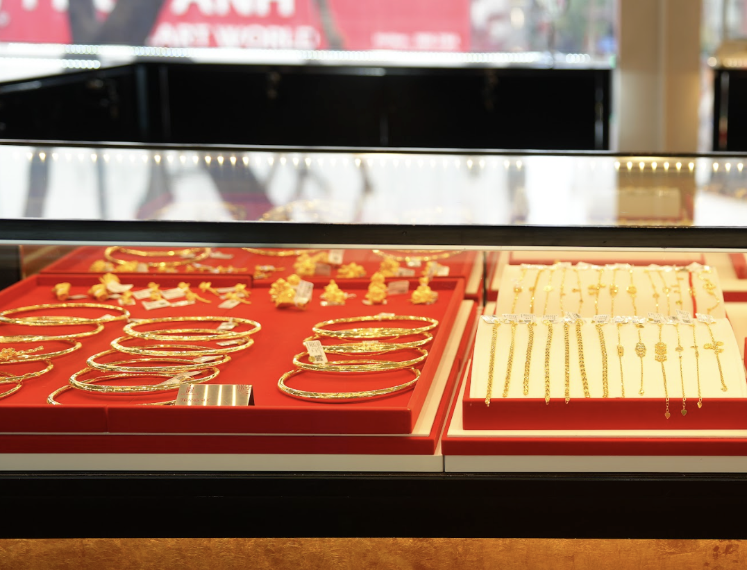 Cuối ng&agrave;y 9-2, gi&aacute; v&agrave;ng miếng SJC biến động mạnh- Ảnh 1.