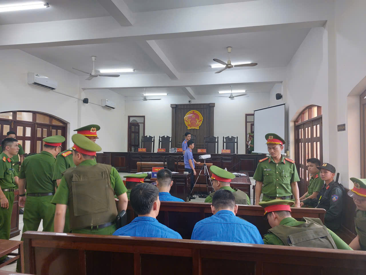 Đang x&eacute;t xử vụ thảm &aacute;n l&agrave;m 3 người tử vong ở Đồng Nai- Ảnh 3.