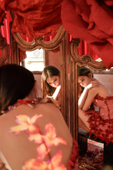 Tiếc cho mỹ nh&acirc;n đẹp hơn vạn đo&aacute; hồng: Nhan sắc dao k&eacute;o nhấp nh&ocirc; như đất nặn, 10 năm kh&ocirc;ng g&igrave; hơn ngo&agrave;i flop- Ảnh 5.