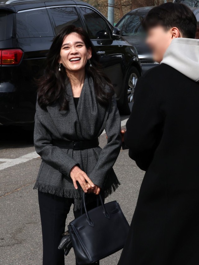 Đại c&ocirc;ng ch&uacute;a Samsung tuổi 55: Rũ bỏ h&ocirc;n nh&acirc;n bi kịch, 12 năm dựng đế chế v&agrave; m&agrave;n "phục th&ugrave;" ngọt ng&agrave;o từ cậu qu&yacute; tử đỗ trường Top 1- Ảnh 1.