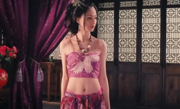 "Mỹ nh&acirc;n đẹp nhất phương Đ&ocirc;ng" đổi đời nhờ phim 18+ nhưng phải trả gi&aacute; bằng cả thanh xu&acirc;n v&igrave; chứng sợ đ&agrave;n &ocirc;ng- Ảnh 3.