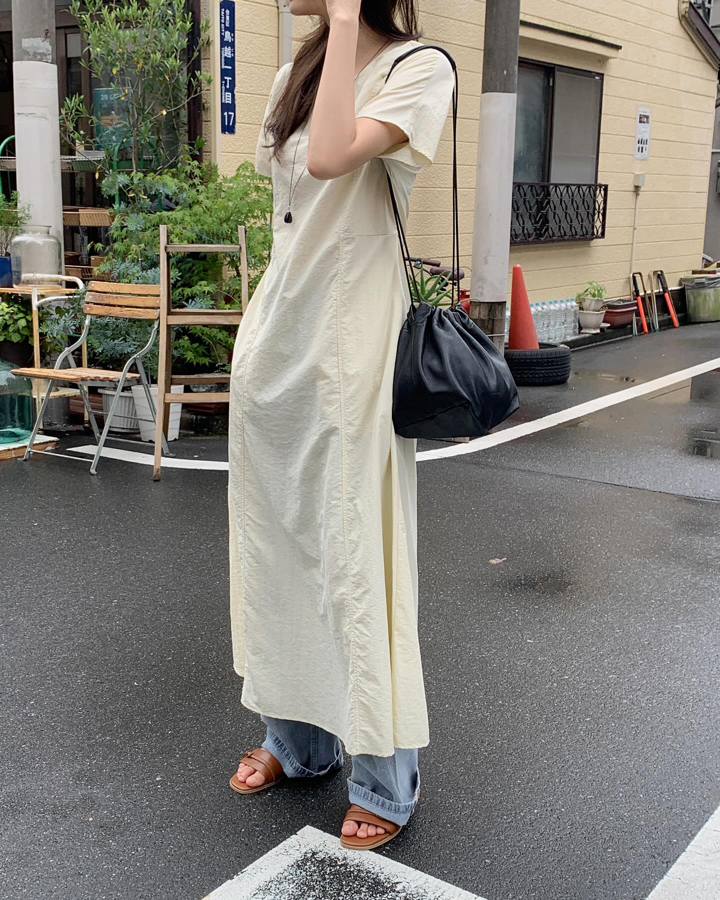 Gi&agrave;y bệt cũng c&oacute; thể sang chảnh h&oacute;a cả set đồ, nếu chị em chọn đ&uacute;ng 4 kiểu- Ảnh 10.