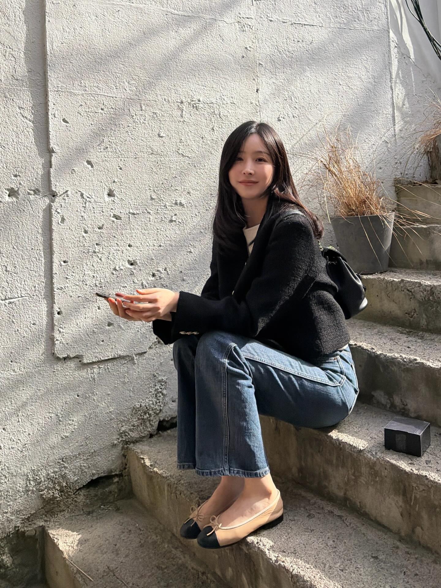 Gi&agrave;y bệt cũng c&oacute; thể sang chảnh h&oacute;a cả set đồ, nếu chị em chọn đ&uacute;ng 4 kiểu- Ảnh 1.