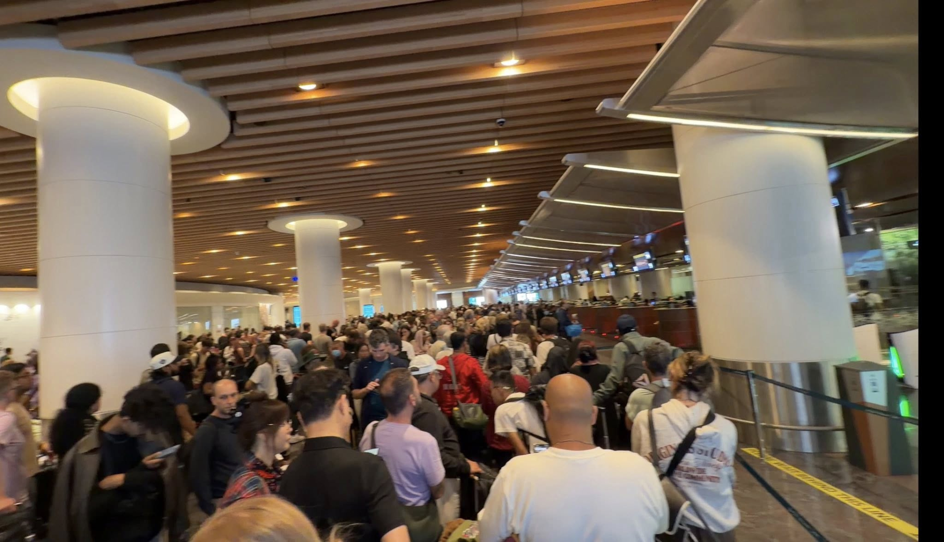 2 YouTuber Việt l&ecirc;n tiếng về t&igrave;nh h&igrave;nh hiện tại của m&igrave;nh từ UAE, Oman- Ảnh 8.