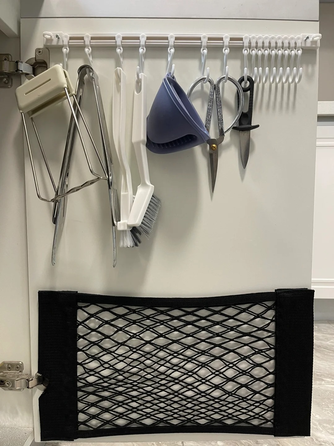 Treo l&ecirc;n thay v&igrave; để xuống: 12 c&aacute;ch sắp xếp &ldquo;kh&ocirc;ng tốn tiền&rdquo; của giới trẻ gi&uacute;p nh&agrave; gọn hẳn, việc nh&agrave; giảm một nửa- Ảnh 6.