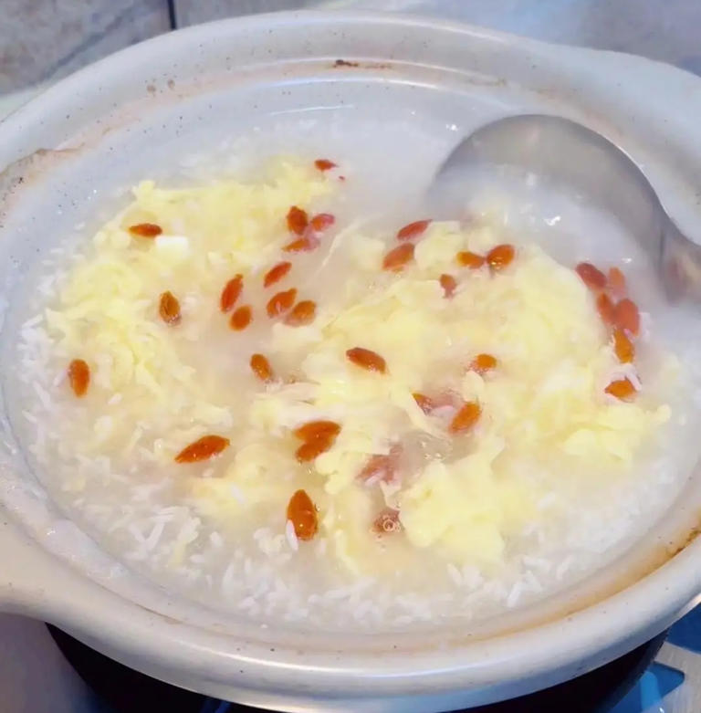 3 m&oacute;n được gọi l&agrave; ''progesterone tự nhi&ecirc;n'', ăn c&aacute;ch ng&agrave;y, da s&aacute;ng mịn, căng b&oacute;ng thần kỳ, người Việt ăn nhiều m&agrave; kh&ocirc;ng biết- Ảnh 1.