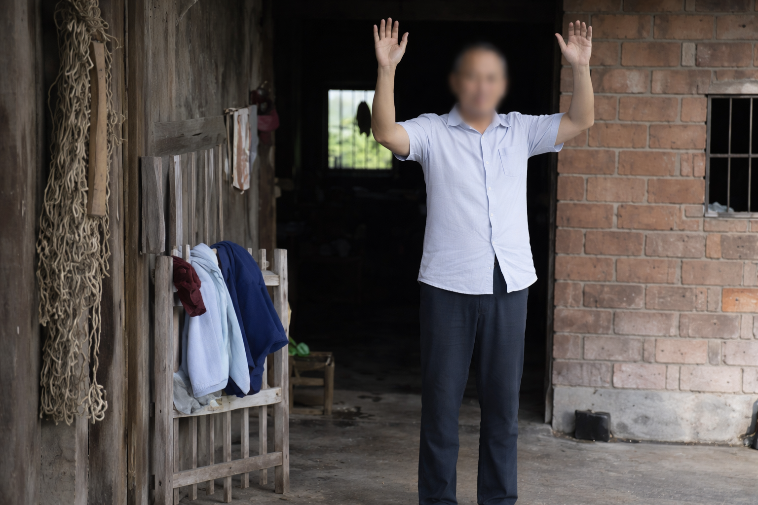 Từng học tiến sĩ đại học top đầu, 37 tuổi lại về qu&ecirc; ăn b&aacute;m: Bi kịch của một gia đ&igrave;nh c&oacute; "đứa con học giỏi"- Ảnh 3.