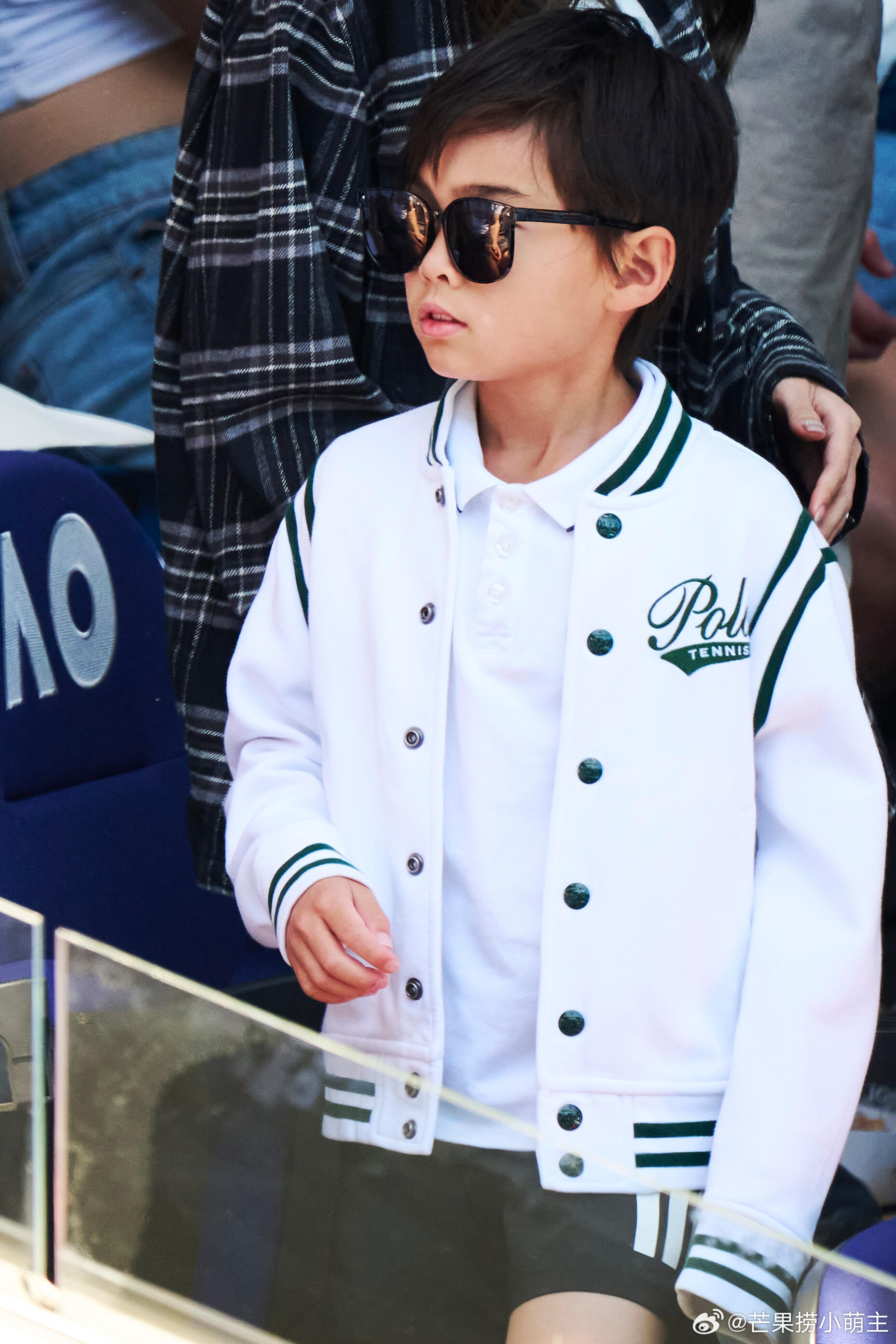 Tin nổi không: Đây mà là quý tử lai 3 dòng máu của Châu Kiệt Luân ư?- Ảnh 2. Tin nổi không: Đây mà là quý tử lai 3 dòng máu của Châu Kiệt Luân ư?- Ảnh 2.