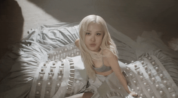 Giải m&atilde; MV GO: BLACKPINK t&aacute;i định nghĩa quyền lực to&agrave;n cầu, cả loạt ẩn &yacute; thần thoại v&agrave; văn ho&aacute; g&acirc;y ngỡ ng&agrave;ng- Ảnh 16.