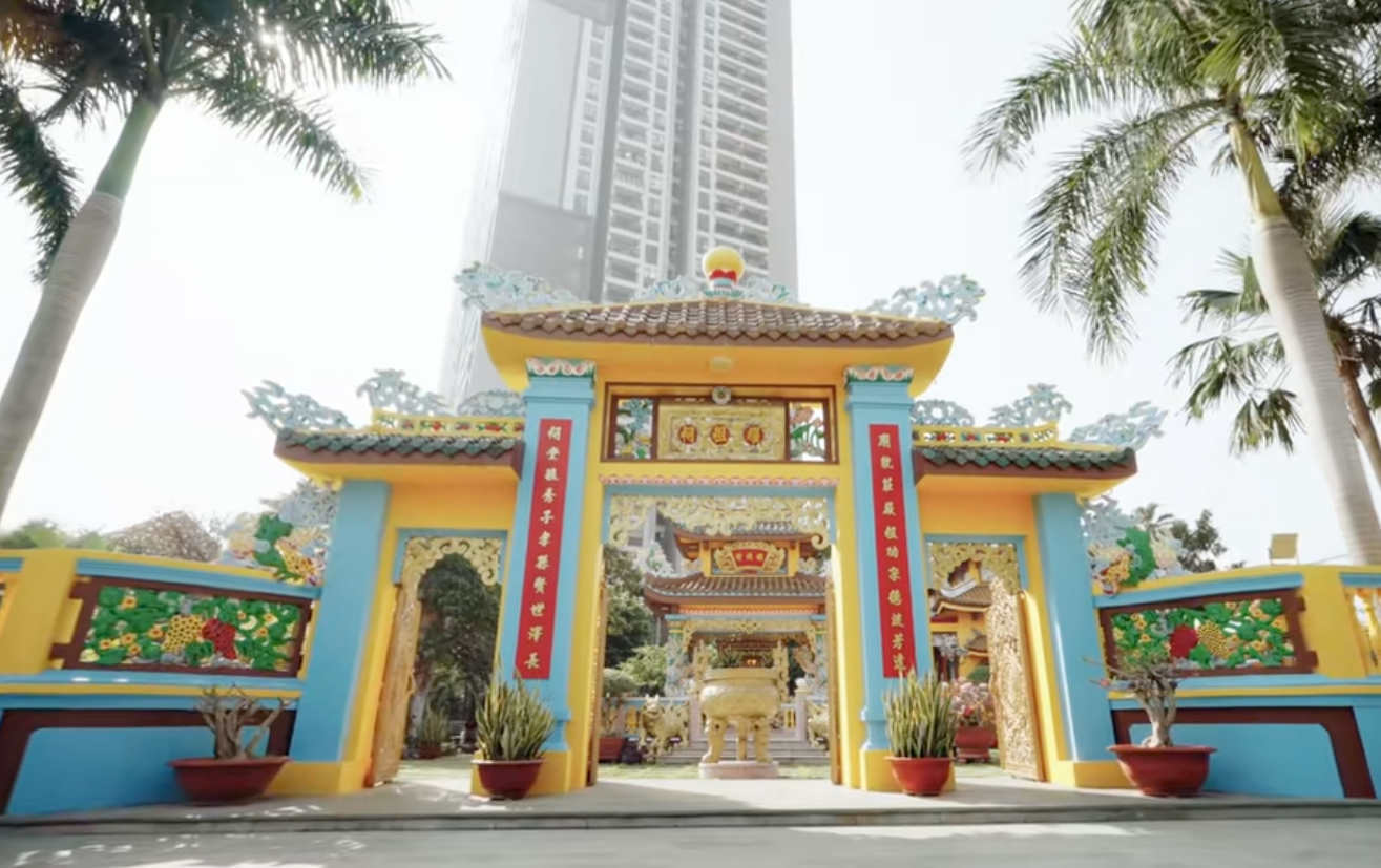 Quen nhau tại &Uacute;c, về Việt Nam tổ chức lễ cưới: &Aacute;i nữ gia tộc tổ chức lễ rước d&acirc;u tại nh&agrave; thờ tổ khiến bao người xu&yacute;t xoa- Ảnh 6.