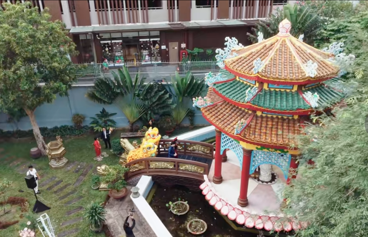 Quen nhau tại &Uacute;c, về Việt Nam tổ chức lễ cưới: &Aacute;i nữ gia tộc tổ chức lễ rước d&acirc;u tại nh&agrave; thờ tổ khiến bao người xu&yacute;t xoa- Ảnh 3.