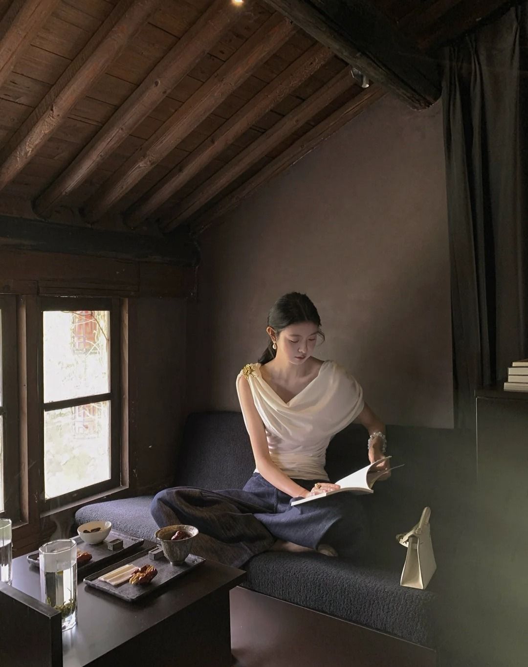 C&aacute;i gi&aacute; của nữ nh&acirc;n vi&ecirc;n ng&acirc;n h&agrave;ng ly h&ocirc;n ở tuổi 20, t&aacute;i h&ocirc;n ở tuổi 32- Ảnh 2.