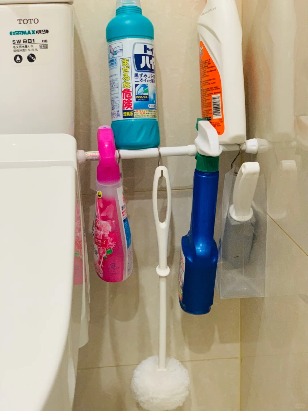 Treo l&ecirc;n thay v&igrave; để xuống: 12 c&aacute;ch sắp xếp &ldquo;kh&ocirc;ng tốn tiền&rdquo; của giới trẻ gi&uacute;p nh&agrave; gọn hẳn, việc nh&agrave; giảm một nửa- Ảnh 5.