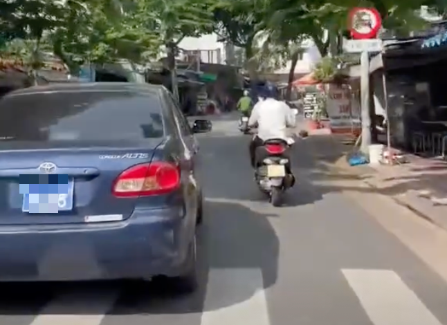 Xe biển số xanh vi phạm, có được lấy tiền ngân sách nộp?- Ảnh 1. img