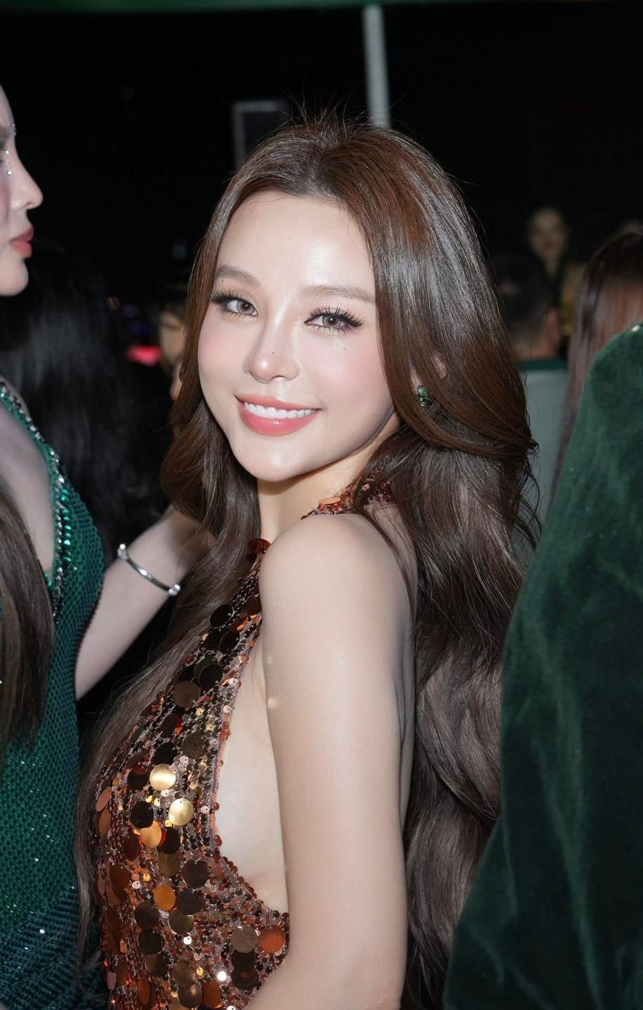 Huyền Baby U40 vẫn cứ đẹp long lanh chuẩn baby: H&oacute;a ra rất chăm d&ugrave;ng 1 thứ nhiều năm qua để nhan sắc bất bại với thời gian, n&oacute;i kh&ocirc;ng với ''dao k&eacute;o''- Ảnh 5.