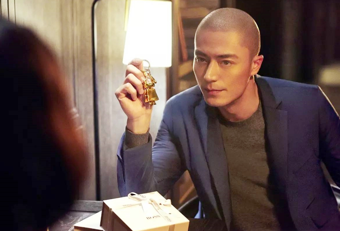 Tr&ecirc;n đời c&oacute; duy nhất 1 người cạo trọc đầu c&ograve;n đẹp hơn khi c&oacute; t&oacute;c, tất cả l&agrave; nhờ khu&ocirc;n mặt thi&ecirc;n t&agrave;i- Ảnh 11.