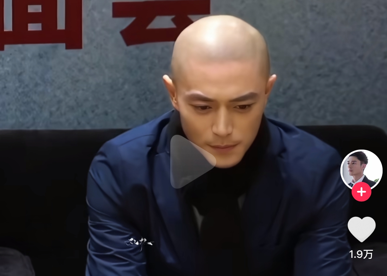 Tr&ecirc;n đời c&oacute; duy nhất 1 người cạo trọc đầu c&ograve;n đẹp hơn khi c&oacute; t&oacute;c, tất cả l&agrave; nhờ khu&ocirc;n mặt thi&ecirc;n t&agrave;i- Ảnh 2.