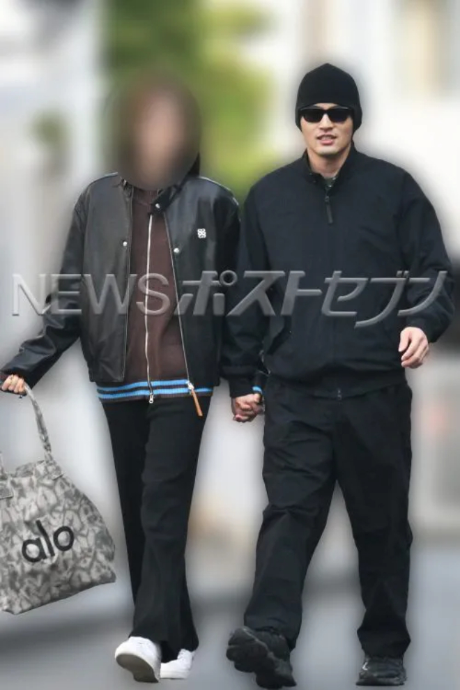 Nam diễn vi&ecirc;n bất ngờ kết h&ocirc;n v&agrave; l&ecirc;n chức bố c&ugrave;ng l&uacute;c ở tuổi 26- Ảnh 2.