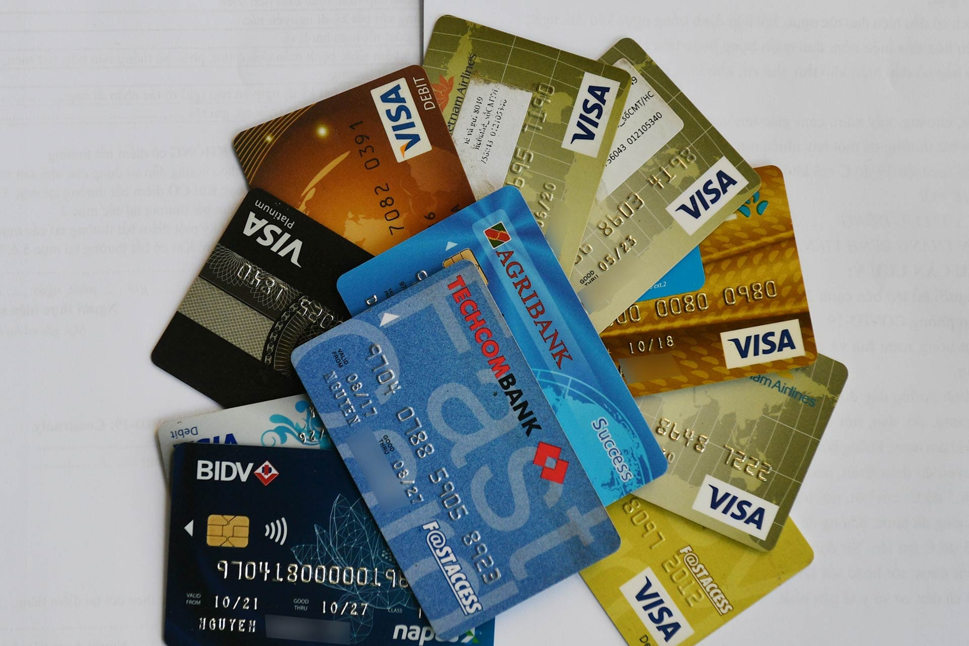 Phong tỏa t&agrave;i khoản ng&acirc;n h&agrave;ng, mời l&ecirc;n c&ocirc;ng an l&agrave;m việc nếu người d&ugrave;ng c&oacute; h&agrave;nh vi sau- Ảnh 1.