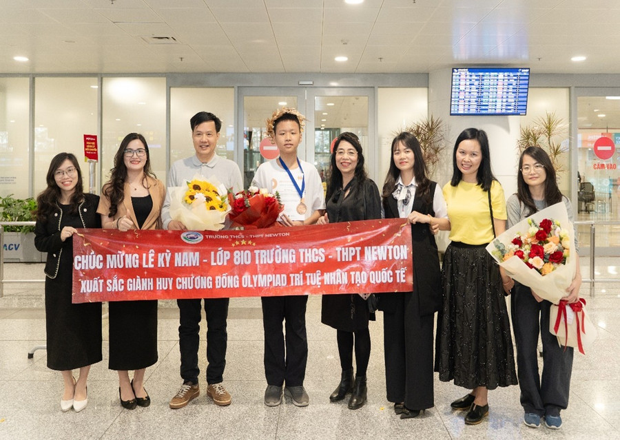 Nam sinh lớp 8 gi&agrave;nh huy chương tại Olympic Tr&iacute; tuệ nh&acirc;n tạo quốc tế IAIO- Ảnh 1.