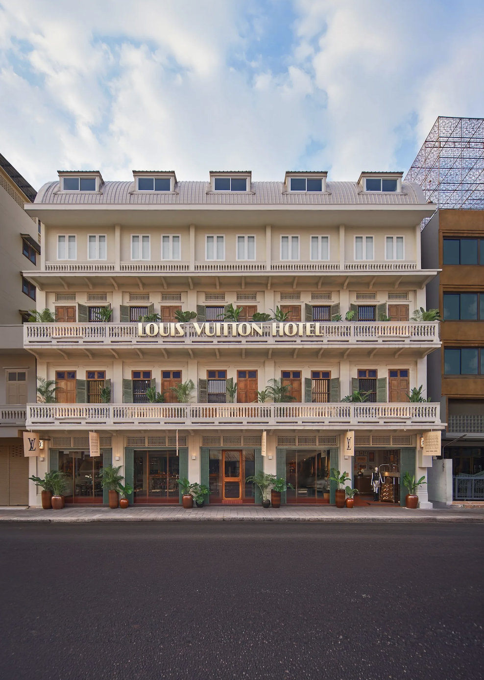 Kh&aacute;ch sạn Louis Vuitton đầu ti&ecirc;n đ&oacute;n HIEUTHUHAI l&agrave;m kh&aacute;ch VIP nhưng v&igrave; sao kh&ocirc;ng cho ngủ qua đ&ecirc;m?- Ảnh 3.