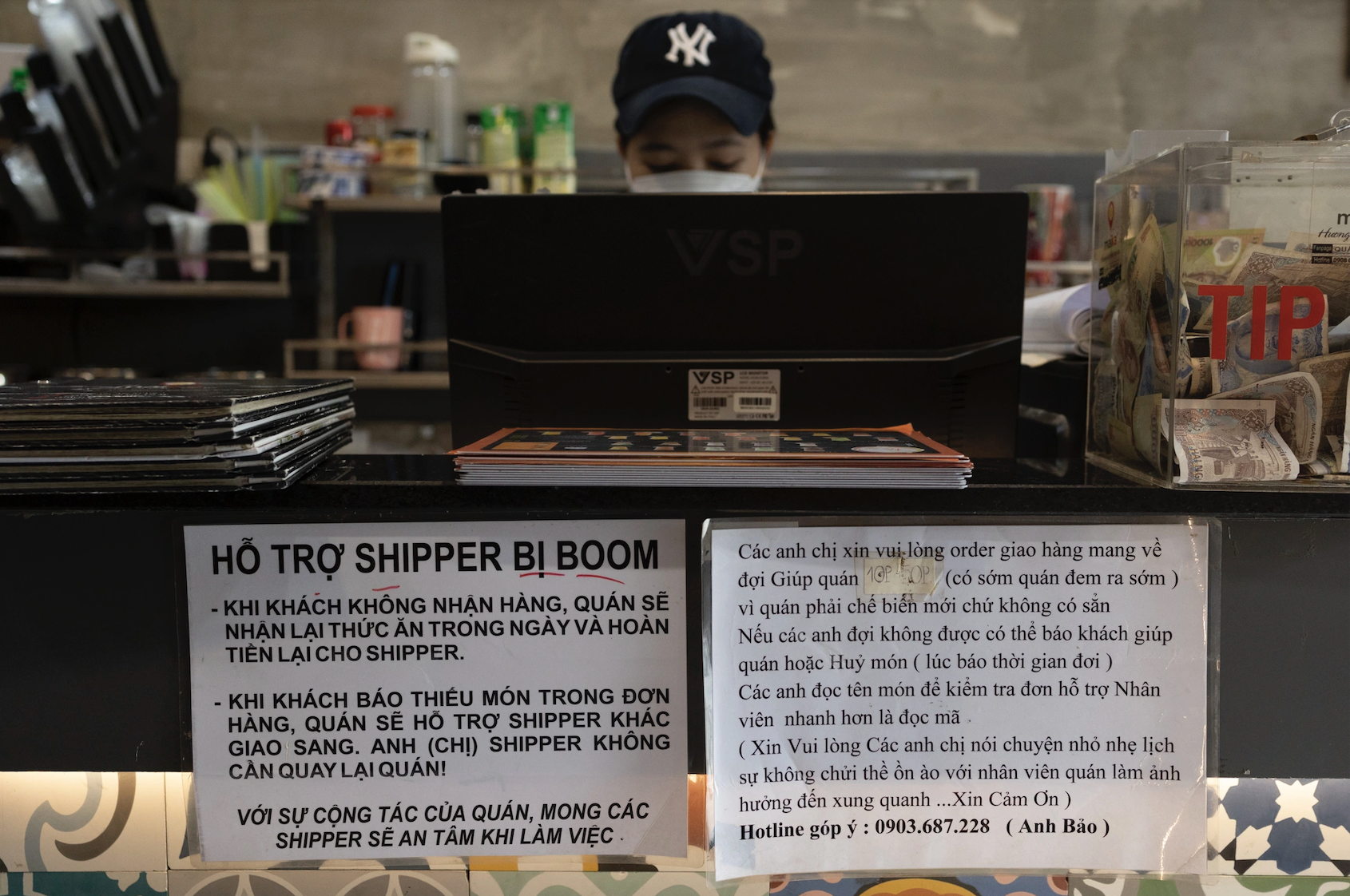 Từ nay, nhiều quán ăn ra luật đền tiền 100% khiến shipper vui mừng khôn xiết- Ảnh 3. Từ nay, nhiều quán ăn ra luật đền tiền 100% khiến shipper vui mừng khôn xiết- Ảnh 3.