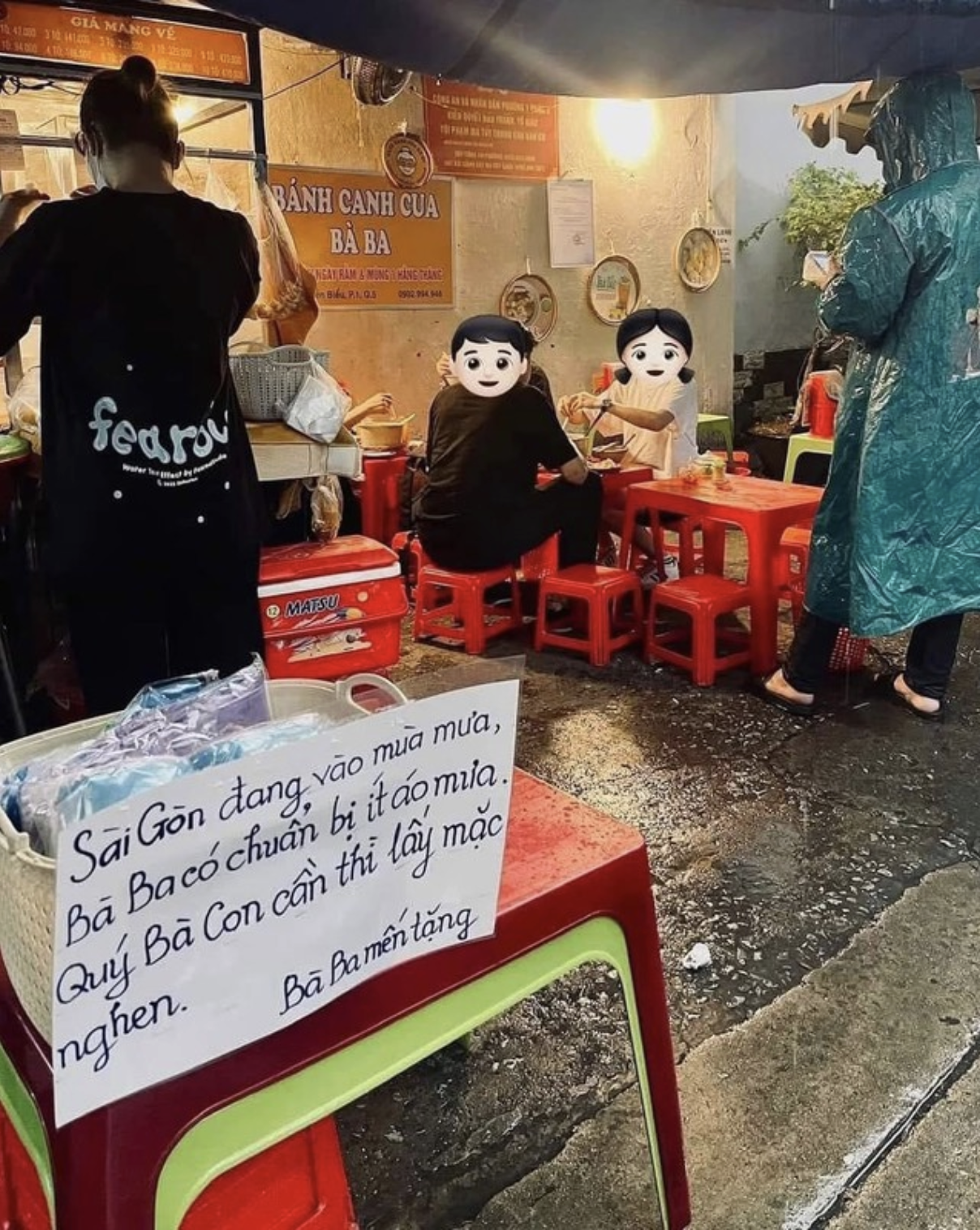 Từ nay, nhiều quán ăn ra luật đền tiền 100% khiến shipper vui mừng khôn xiết- Ảnh 4. Từ nay, nhiều quán ăn ra luật đền tiền 100% khiến shipper vui mừng khôn xiết- Ảnh 4.