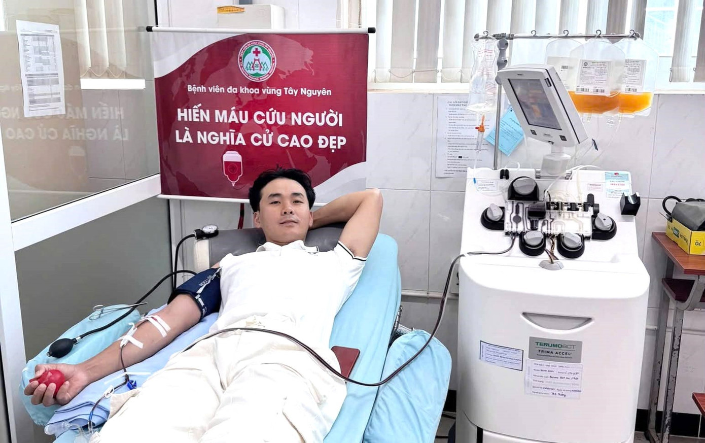 'Lao' v&agrave;o bệnh viện l&uacute;c nửa đ&ecirc;m, trao sự sống cho người lạ- Ảnh 2.