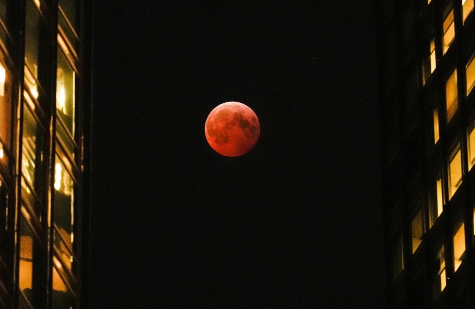 Nguyệt thực toàn phần 3-3: Phần lớn Việt Nam thuộc "vùng số 3"- Ảnh 1. Nguyệt thực toàn phần 3-3: Phần lớn Việt Nam thuộc "vùng số 3"- Ảnh 1.