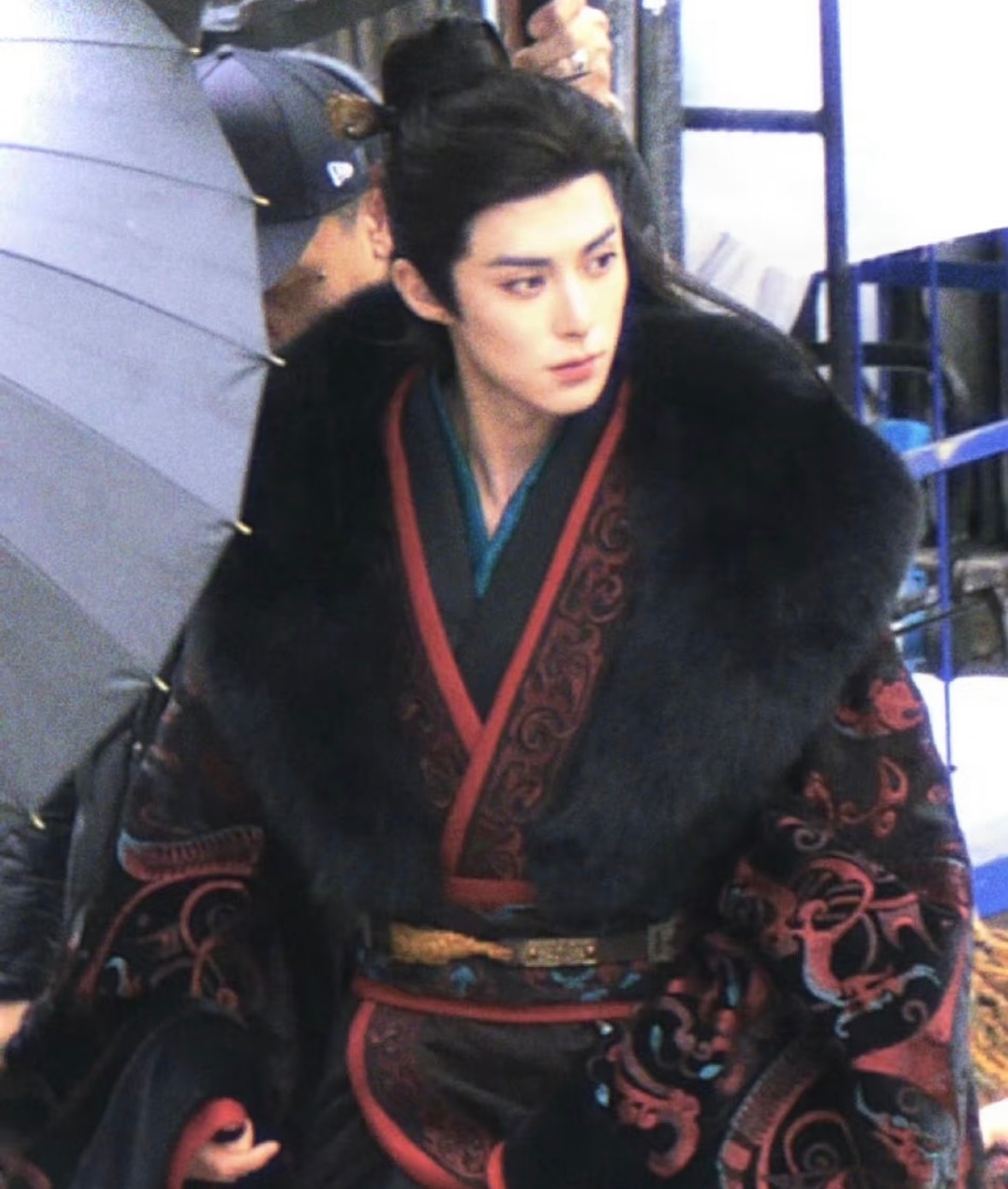 Vương gia đẹp v&ocirc; địch Trung Quốc hiện tại: Nhan sắc nghi&ecirc;ng trời lệch đất, cao sang quyền qu&yacute; ng&uacute;t ng&agrave;n- Ảnh 3.