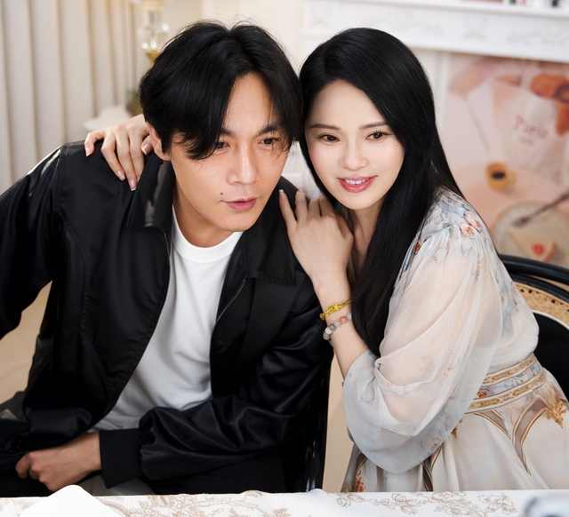 Mỹ nh&acirc;n U60 vẫn trẻ như g&aacute;i 18 cũng c&oacute; l&uacute;c "sụt c&acirc;n chỉ c&ograve;n 43kg", gương mặt chảy xệ v&agrave; c&aacute;i gi&aacute; phải trả qu&aacute; "kinh ho&agrave;ng"- Ảnh 4.