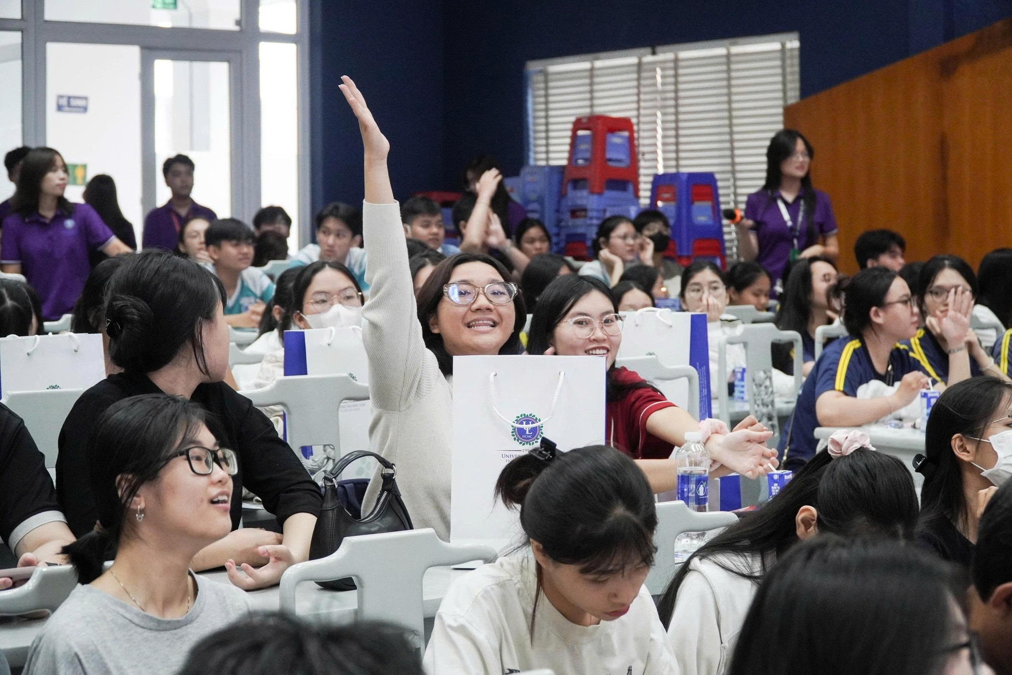 Giảm điểm cộng chứng chỉ ngoại ngữ, quyền lợi th&iacute; sinh c&oacute; bị ảnh hưởng?- Ảnh 1.