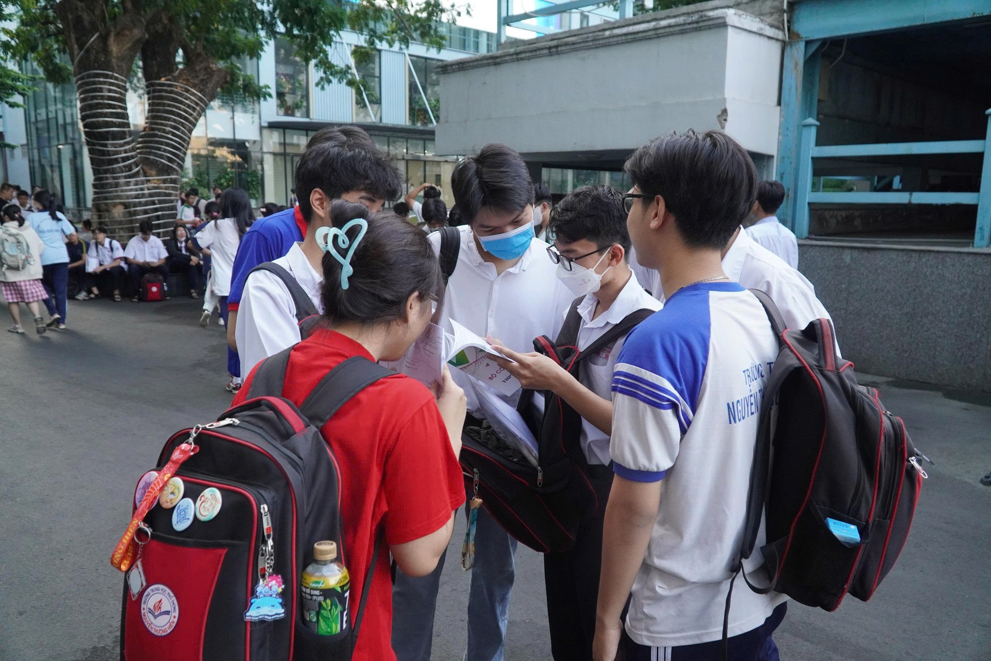 Giảm điểm cộng chứng chỉ ngoại ngữ, quyền lợi th&iacute; sinh c&oacute; bị ảnh hưởng?- Ảnh 2.